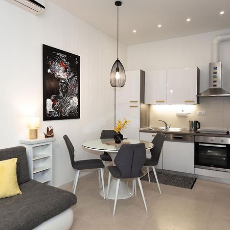 Moon Apartment Split Luaran gambar