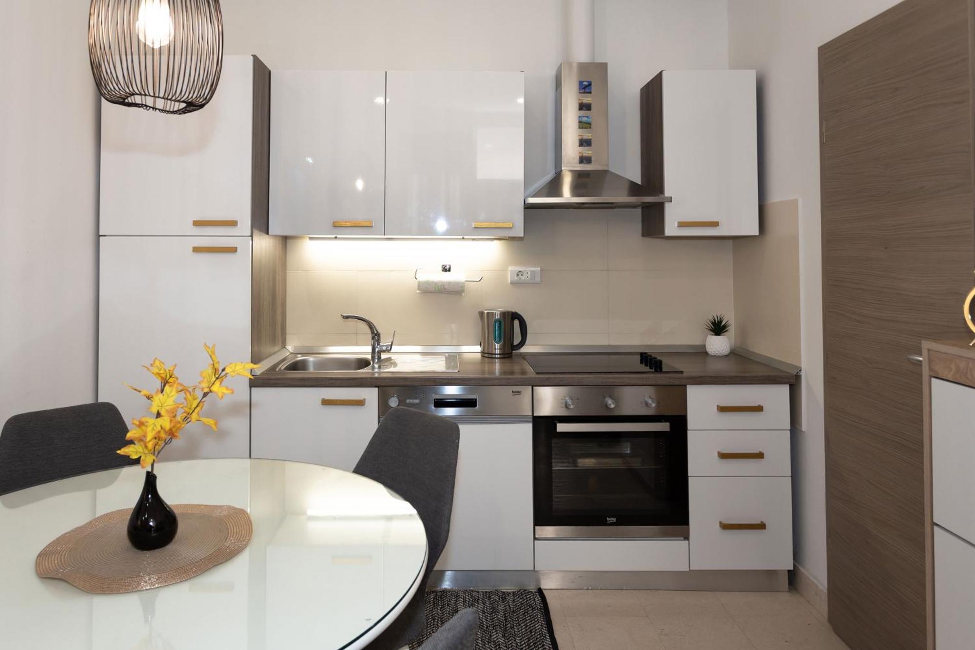 Moon Apartment Split Luaran gambar