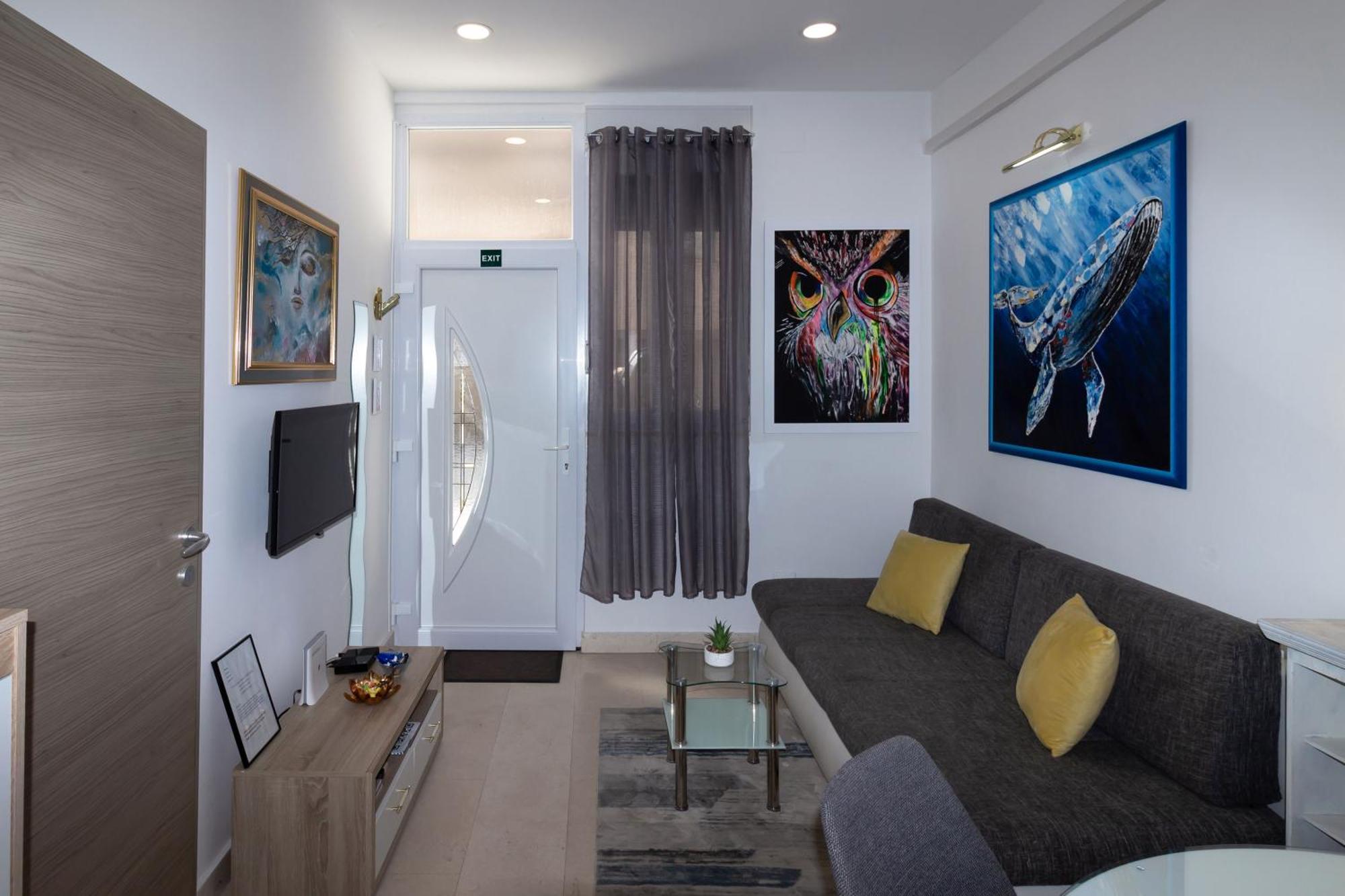 Moon Apartment Split Luaran gambar