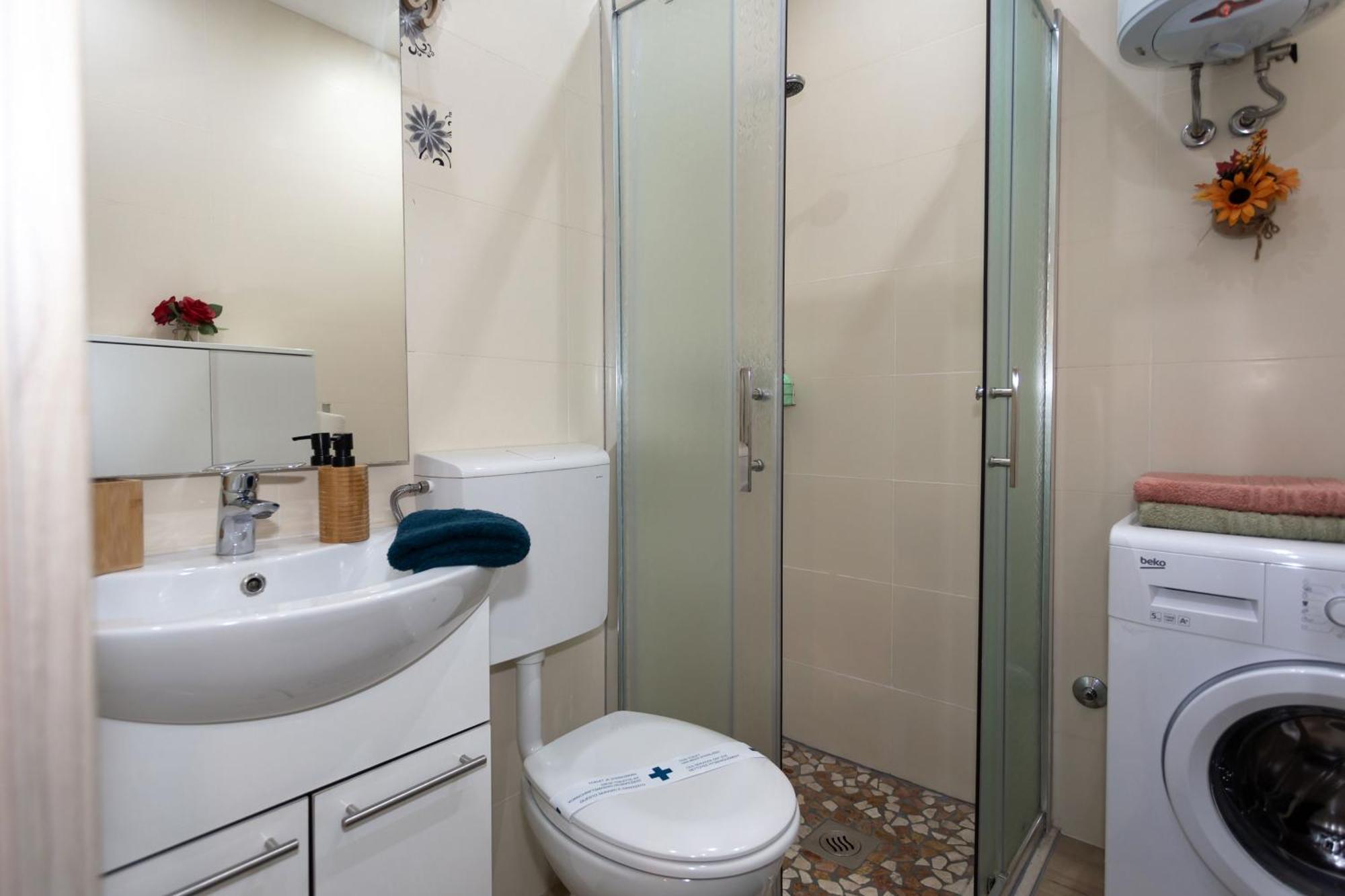 Moon Apartment Split Luaran gambar